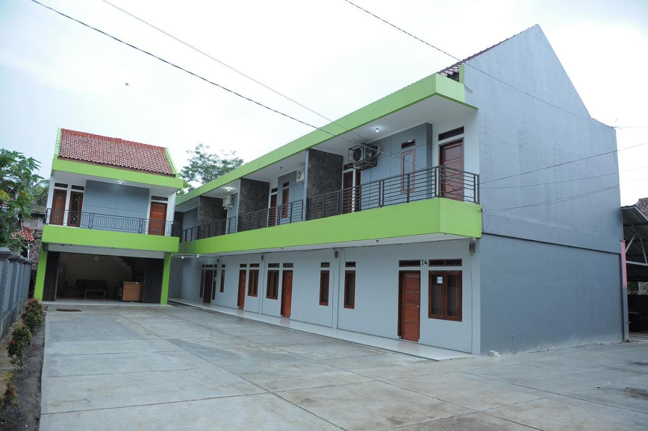 Sumedang 斯波特昂2891 999旅馆酒店 外观 照片